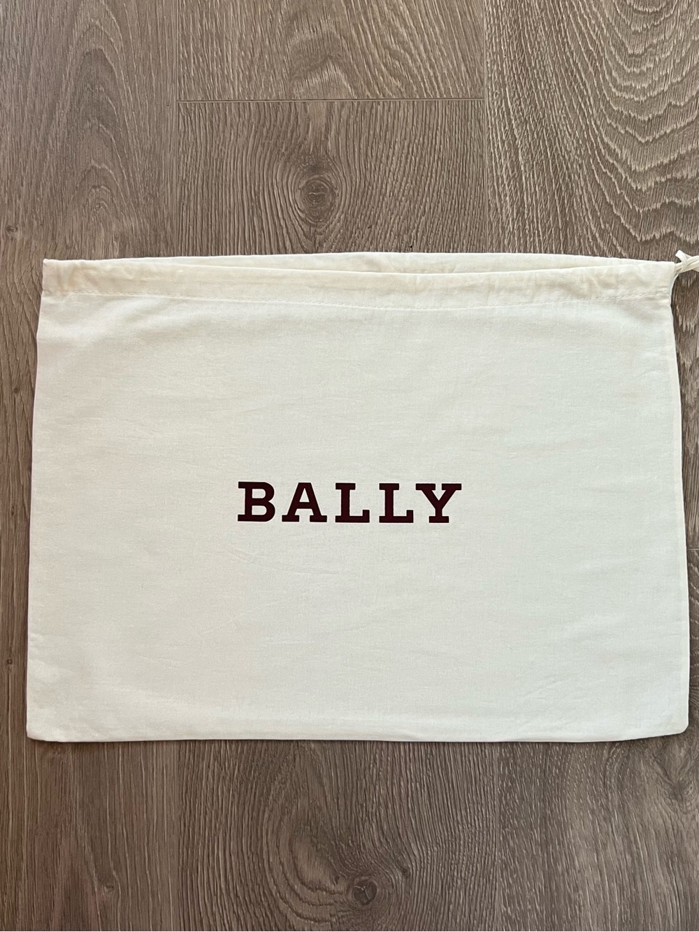 Bally dust bag (C558)